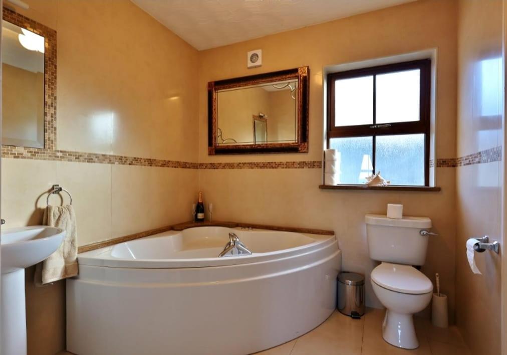 The Cliffs Of Moher Holiday House Doolin Exterior photo